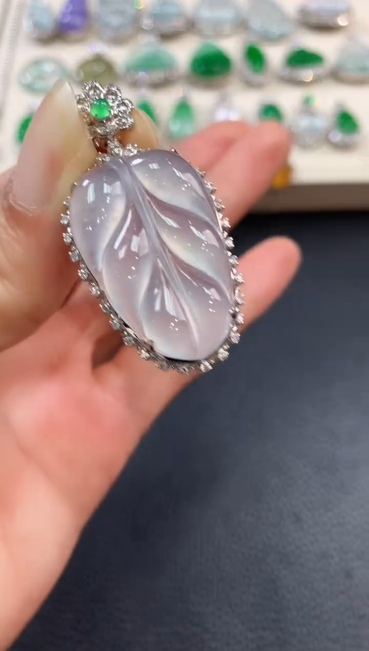 【闪购商品】翡翠吊坠(不含链)18K金镶嵌m46       