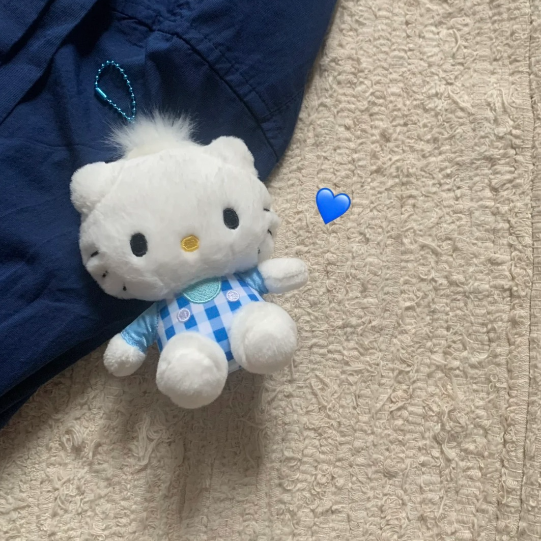 【首尔限定】Hello Kitty 新款蓝白格子丹尼尔钥匙扣玩偶