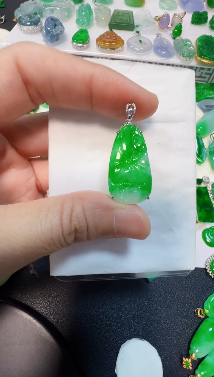 翡翠18K金镶嵌吊坠(不含链)3800