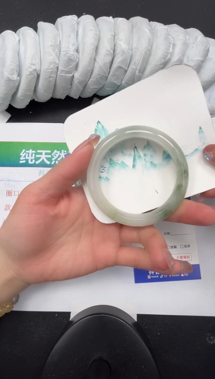 【闪购商品】石英质玉手镯未镶嵌391-52.7