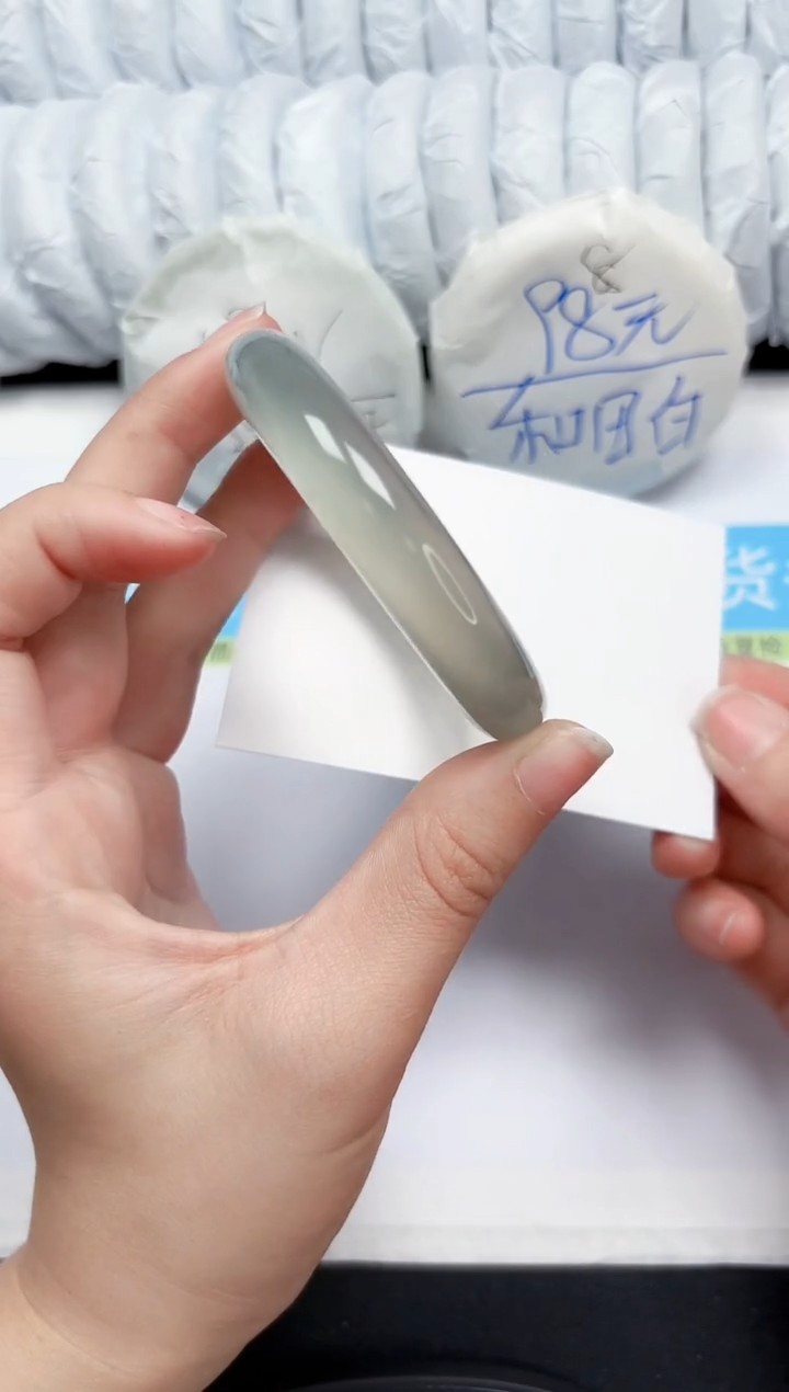 【闪购商品】石英质玉手镯未镶嵌61-56