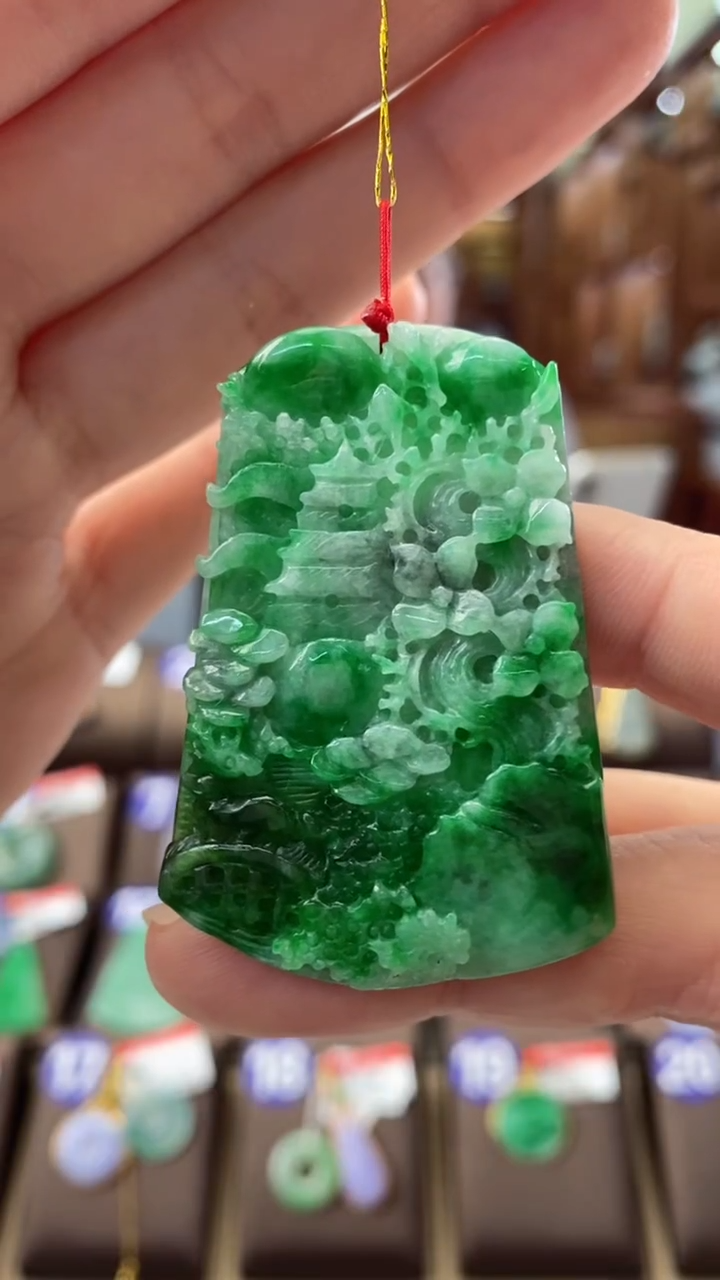 【闪购商品】翡翠颈饰未镶嵌山水牌