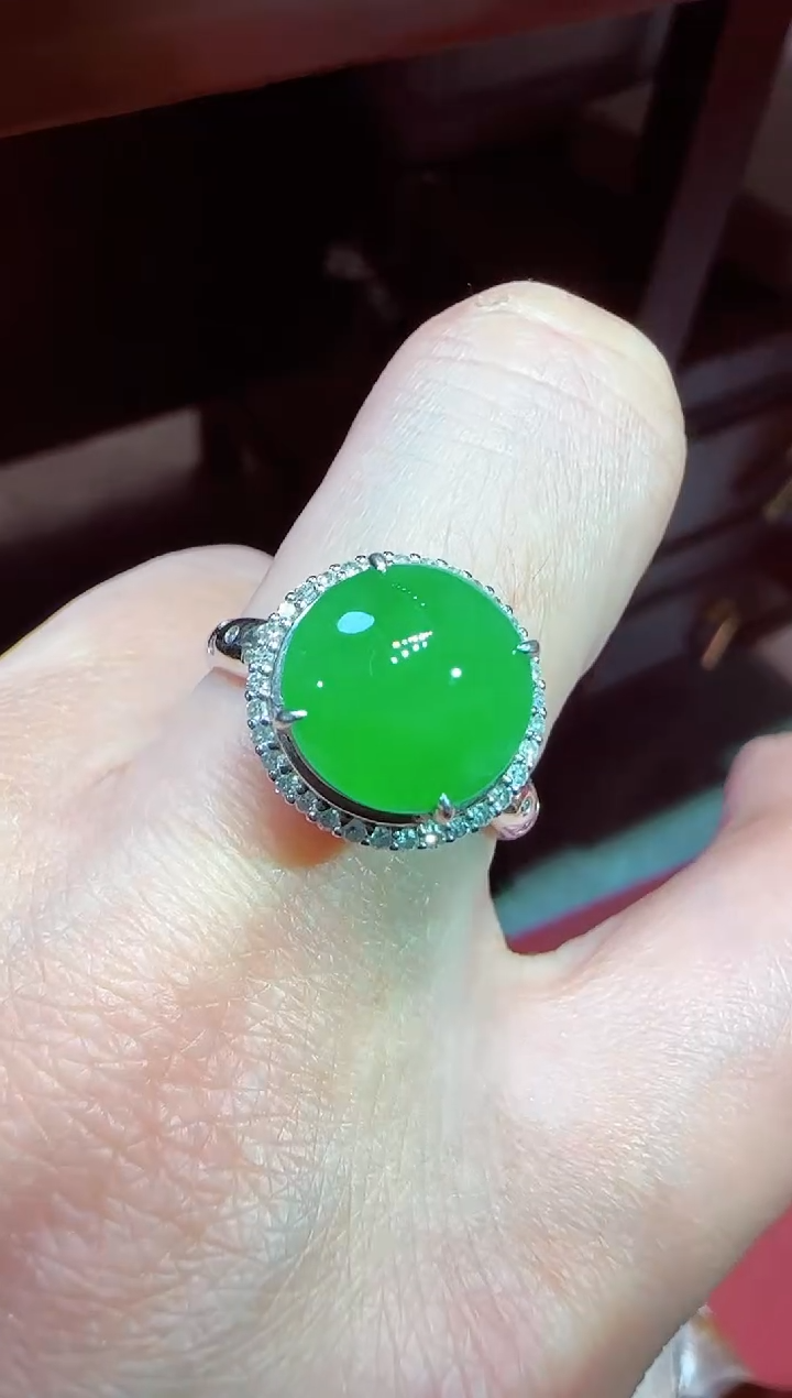 【闪购商品】翡翠戒指18K金镶嵌蛋面