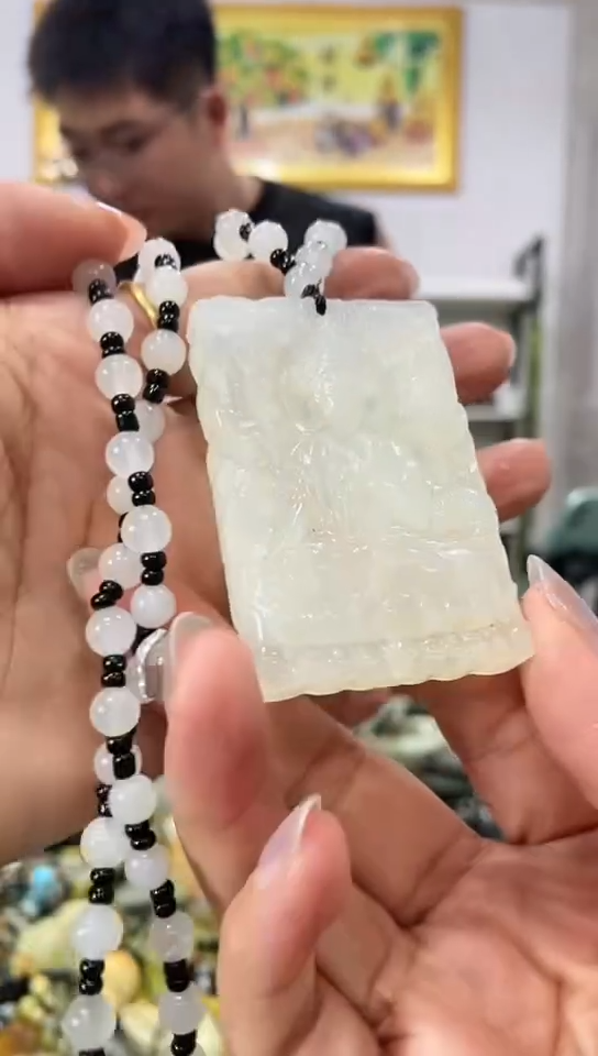 岫玉未镶嵌吊坠 