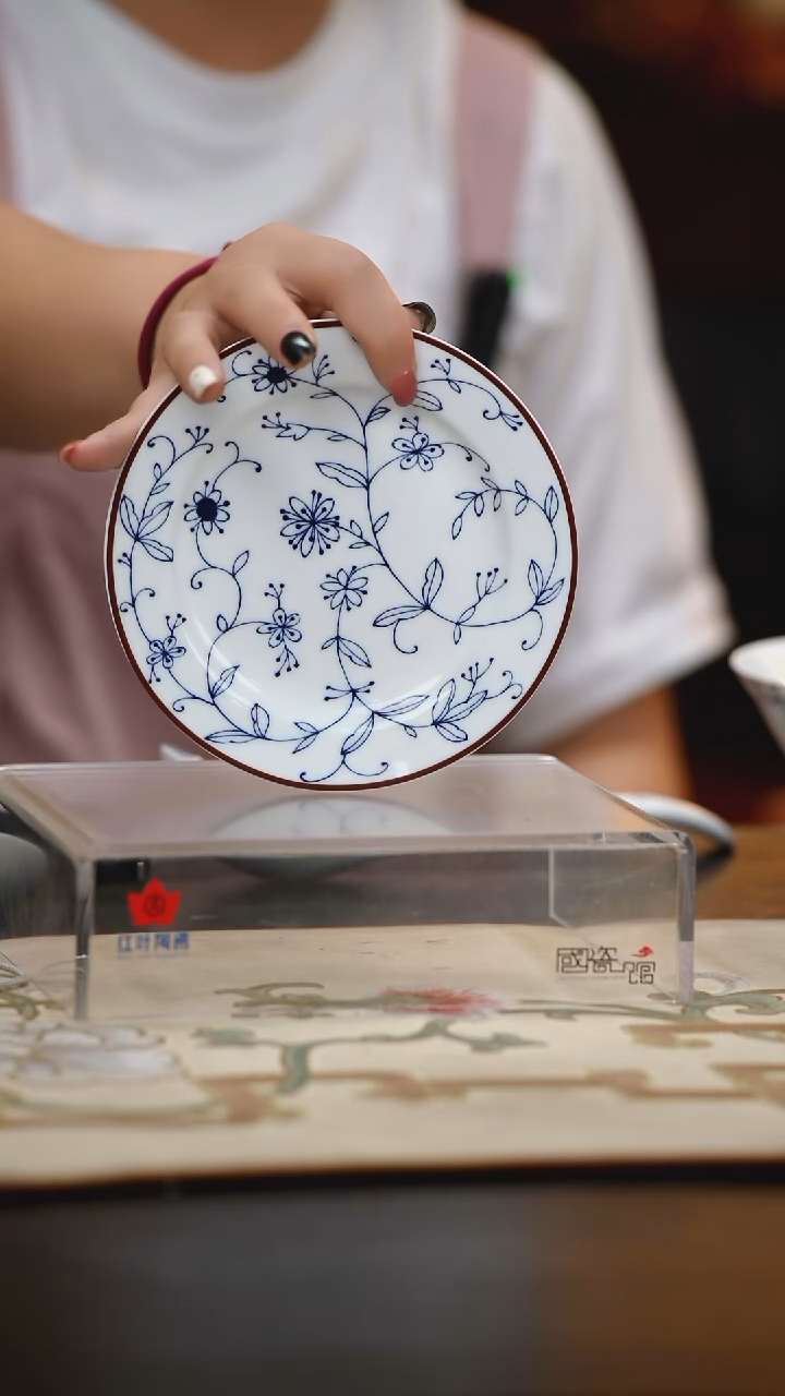 1个正价春色6英寸平盘