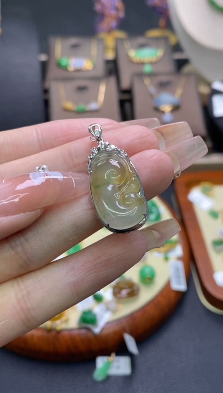 【闪购商品】翡翠颈饰18K金镶嵌净货18395