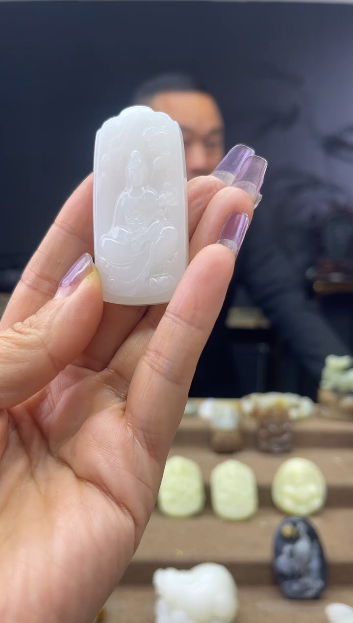 颈饰未镶嵌和田玉1