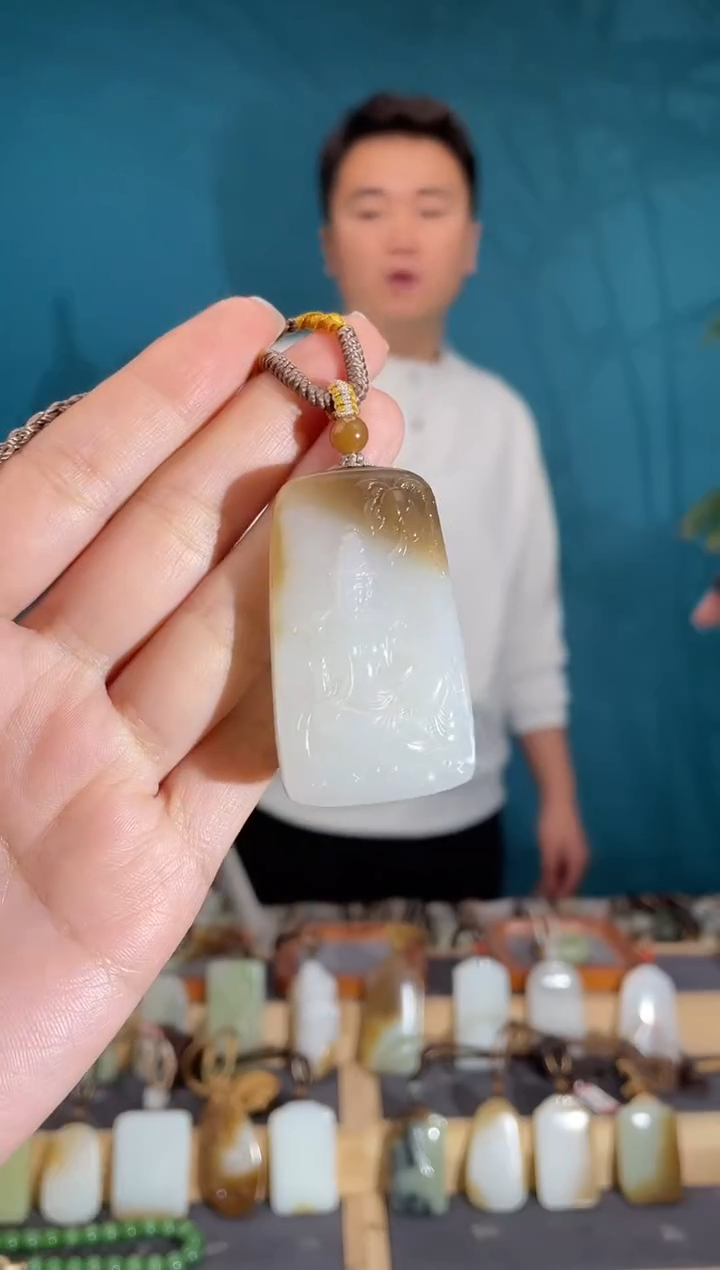 颈饰未镶嵌和田玉1