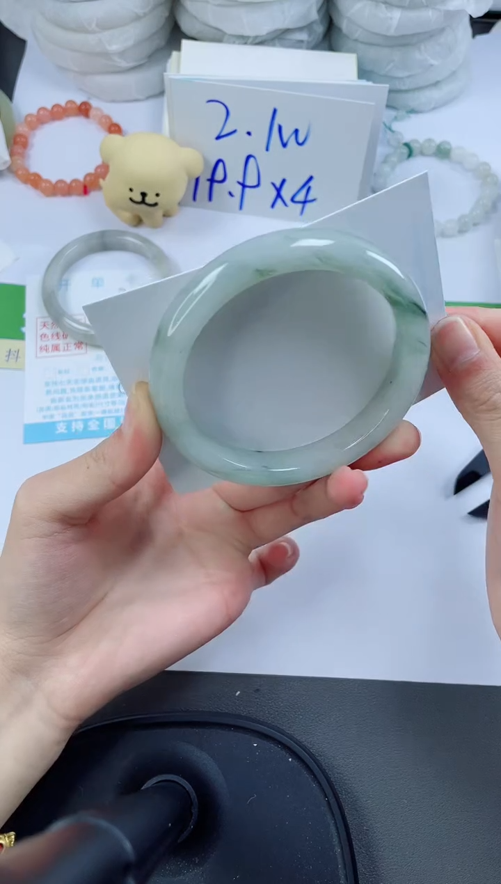 【闪购商品】石英质玉手镯未镶嵌133-62