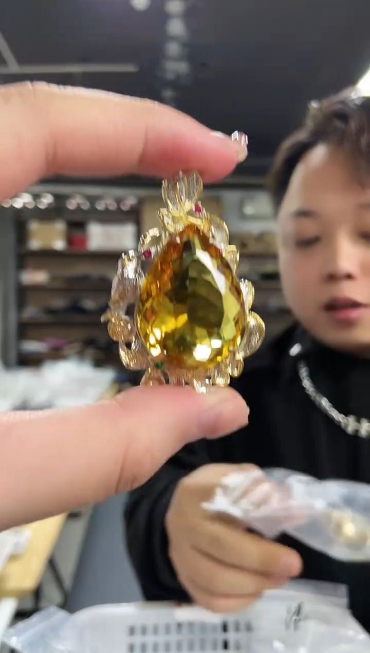 【闪购商品】水晶吊坠未镶嵌多样性发其一颜色微差