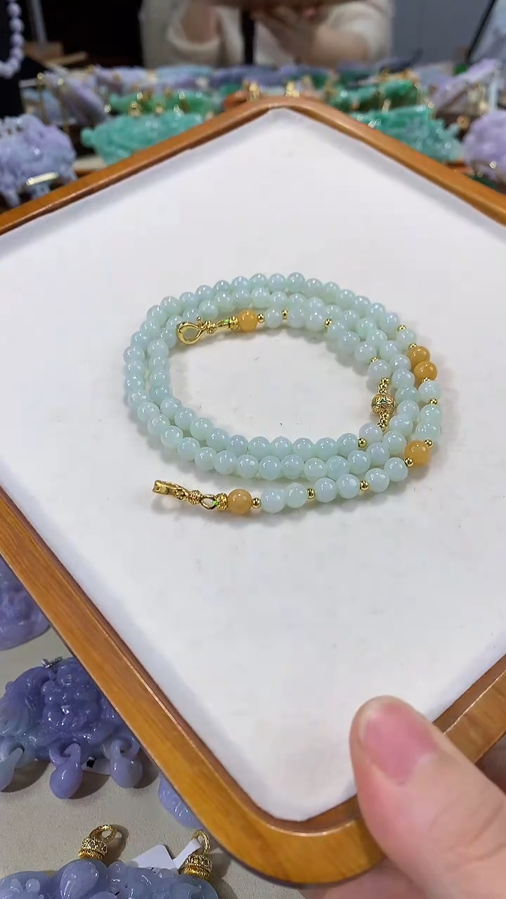 颈饰未镶嵌翡翠吊坠