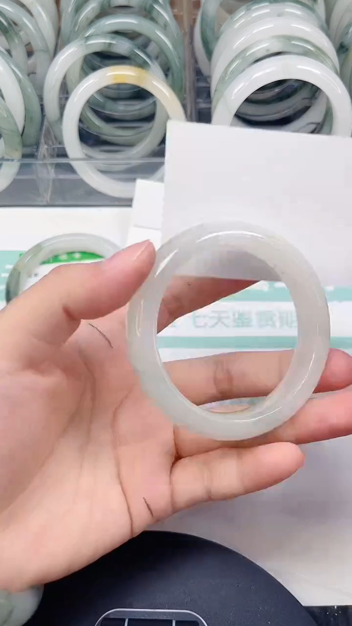 未镶嵌手镯石英质玉235-53/54