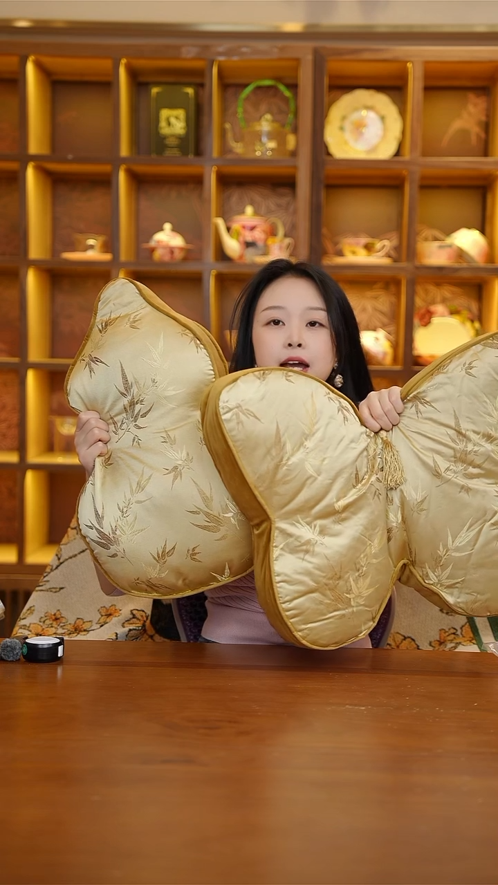 陶118-蝴蝶流苏抱枕+葫芦抱枕-金色