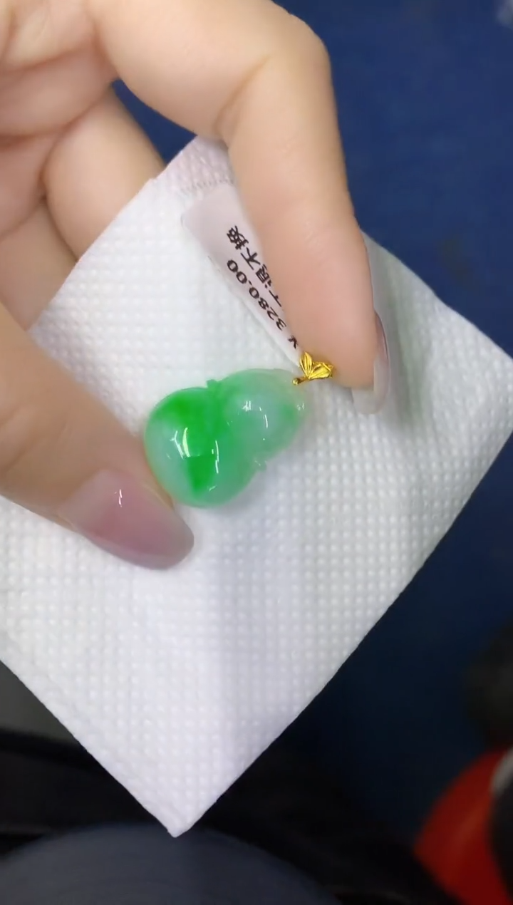 颈饰18K金镶嵌翡翠缅甸天然翡翠A货