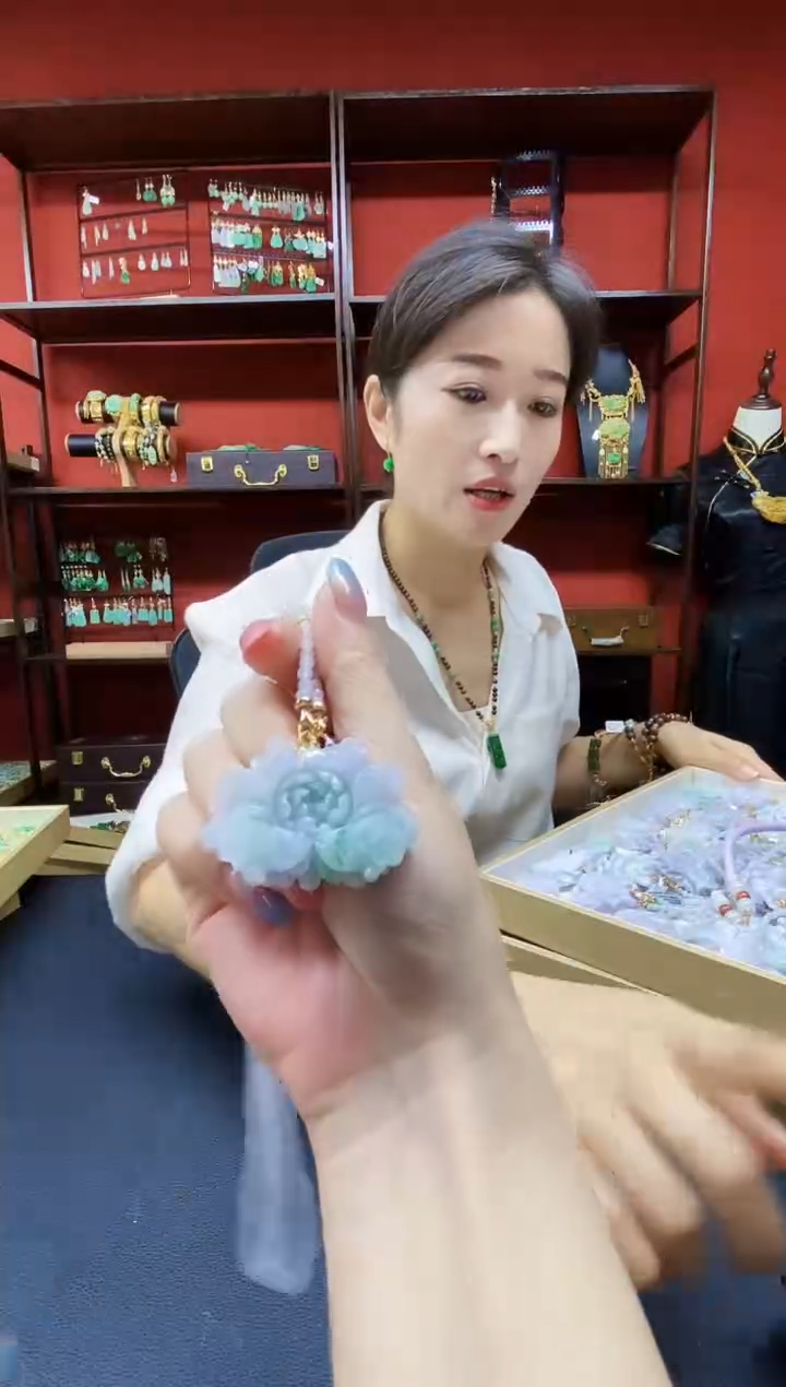 颈饰未镶嵌翡翠吊坠