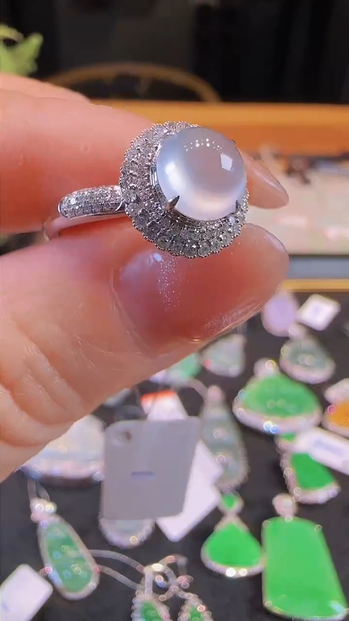 【闪购商品】翡翠戒指18K金镶嵌天然缅甸翡翠A货福白冰蛋面戒指