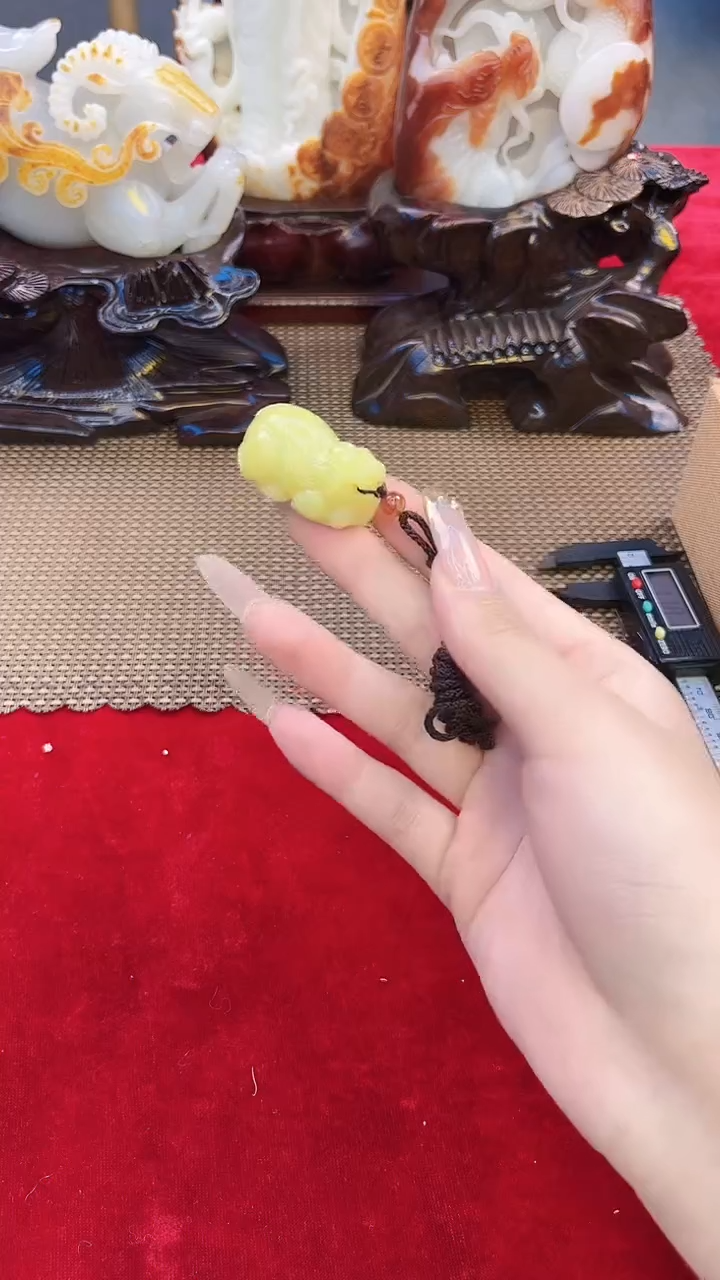 和田玉（子料）未镶嵌挂件YL-ZZ-4.25-1