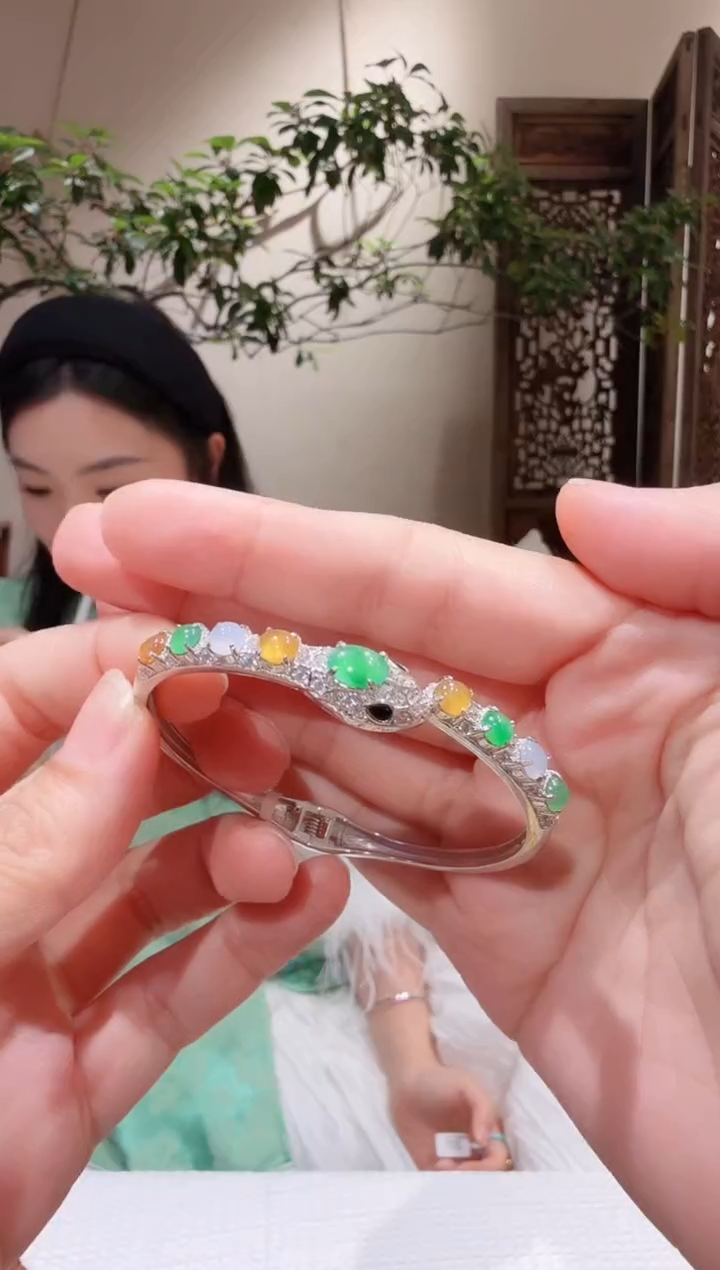翡翠手镯银S925镶嵌翡翠