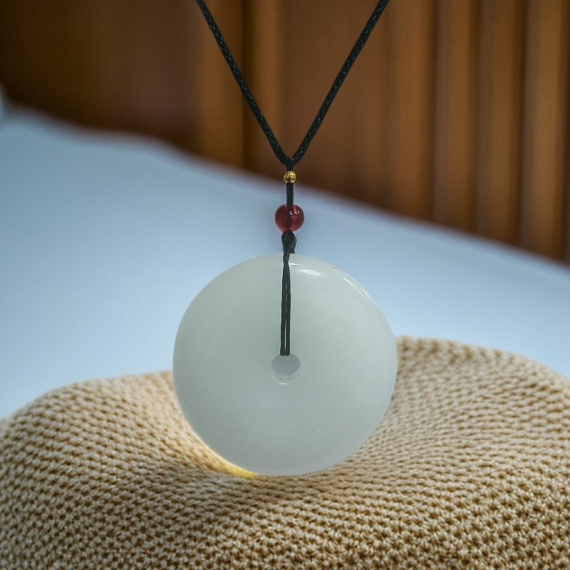 天然 白色平安扣 吊坠 带绳子 男女可带  ZG