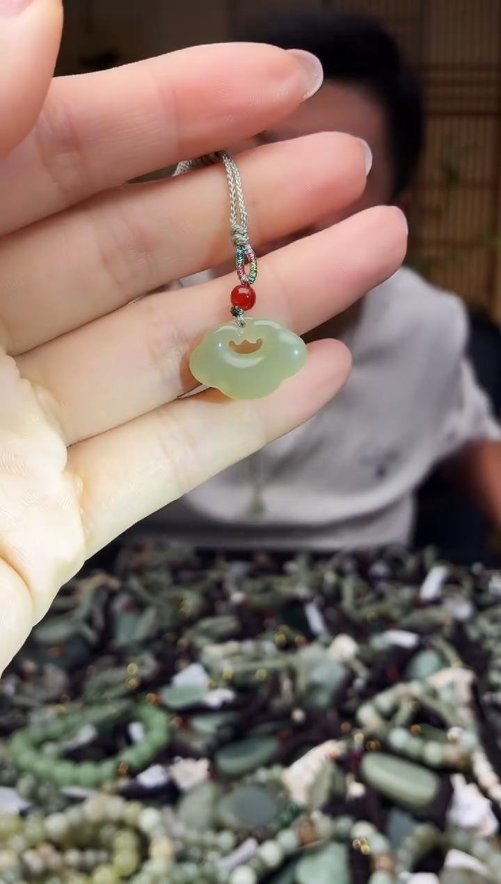 颈饰未镶嵌和田玉多样性发货，拍一发一