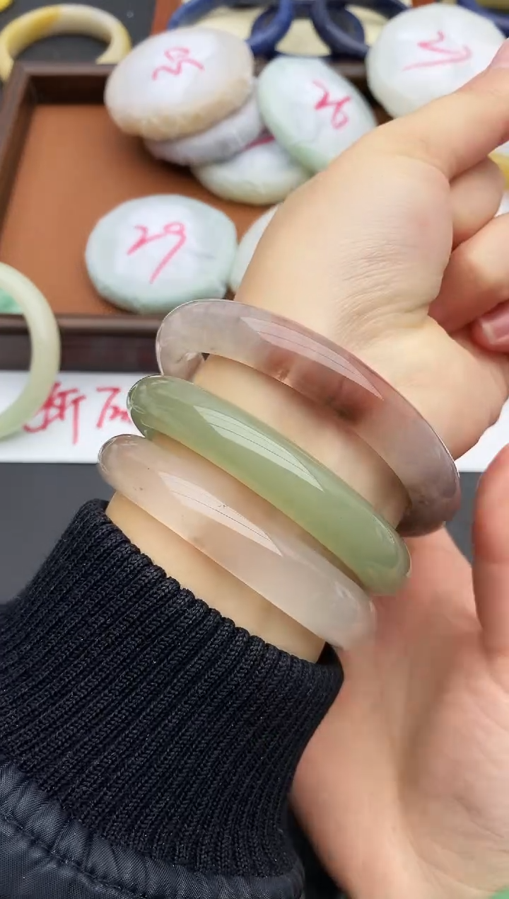 未镶嵌手镯石英质玉166+61/62