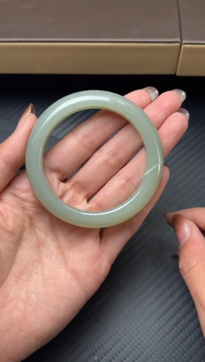 未镶嵌手镯和田玉且末近矿微色差53+hj