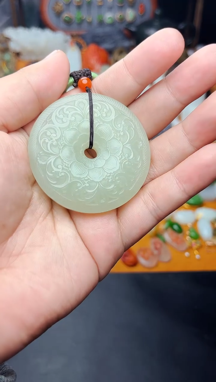 【闪购商品】和田玉颈饰未镶嵌平安扣01