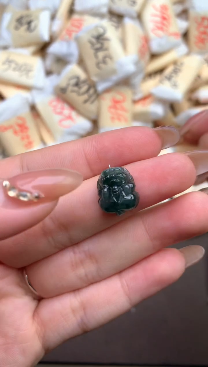 【闪购商品】翡翠未镶嵌挂件 —
