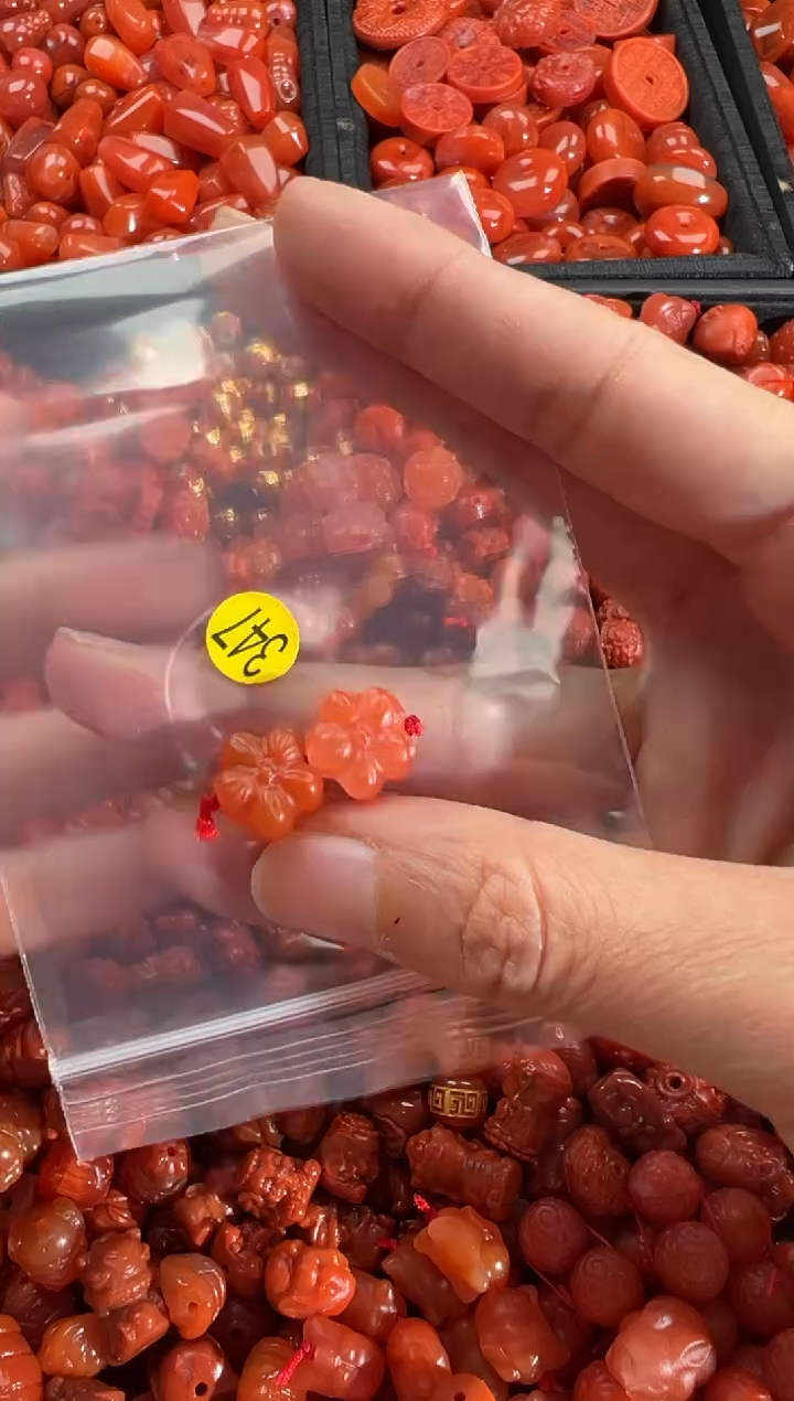 【闪购商品】南红玛瑙颈饰未镶嵌1