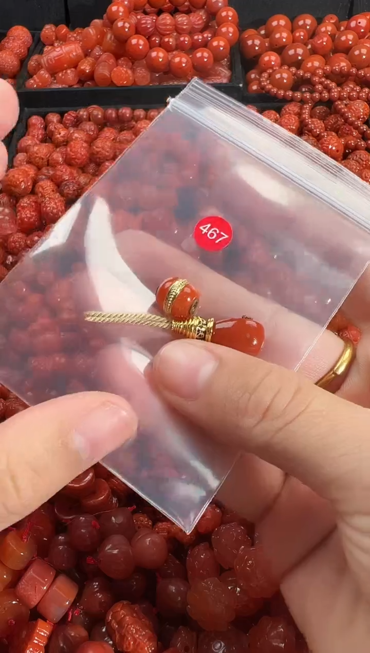 颈饰未镶嵌南红玛瑙1