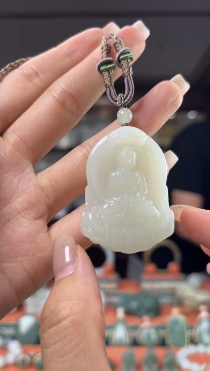 颈饰未镶嵌和田玉佩佩