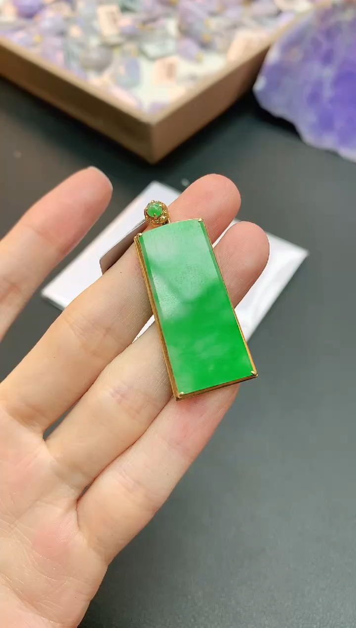 【闪购商品】翡翠颈饰18K金镶嵌赠礼盒证书 小君