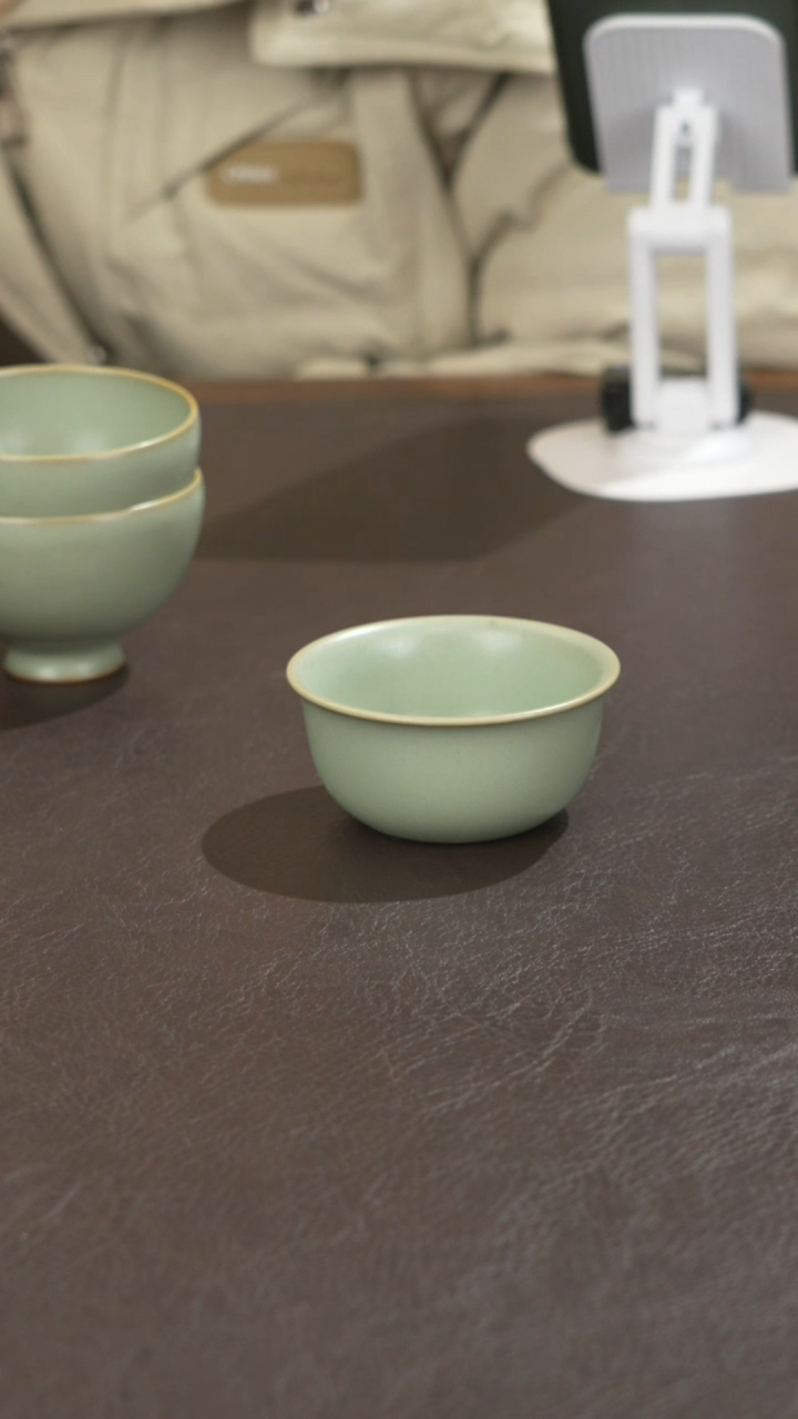 瓷张***.宣宝汝瓷原矿原釉手工作品瑕疵