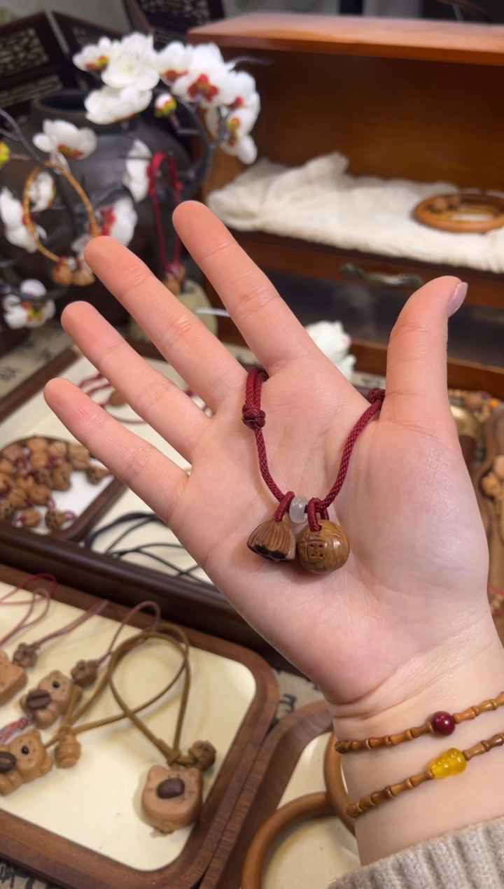 手串桃核【桃缘行】红绳「福气莲莲」桃木桃核辟、挡、驱、护 红绳可调节
