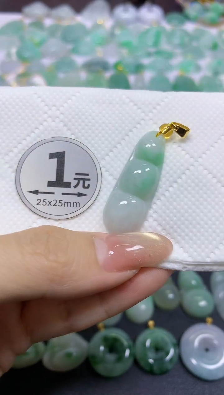 颈饰未镶嵌翡翠天然翡翠A货