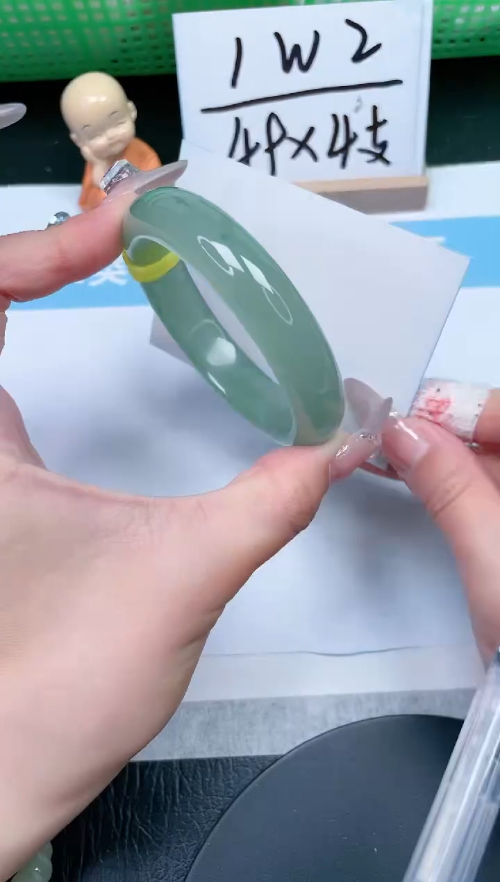 【闪购商品】石英质玉手镯未镶嵌238-55.5