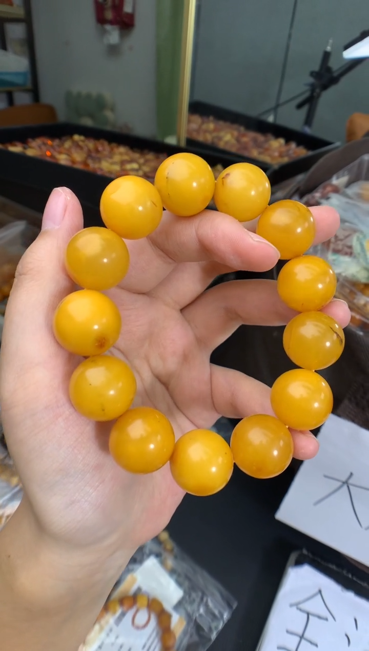 琥珀未镶嵌珠宝奇石1