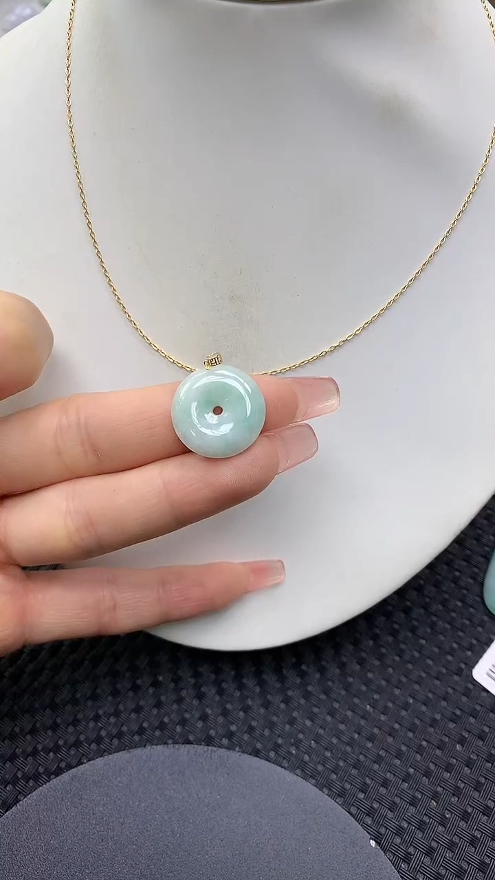 颈饰18K金镶嵌翡翠a货支持复检百元以上9元证书费自理