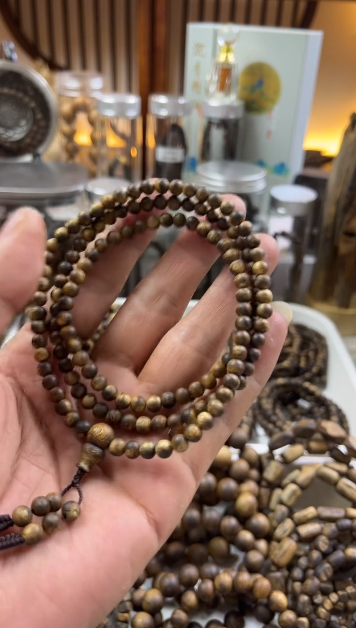 【闪购商品】沉香手串绿棋05花珠多圈  多样性发其一