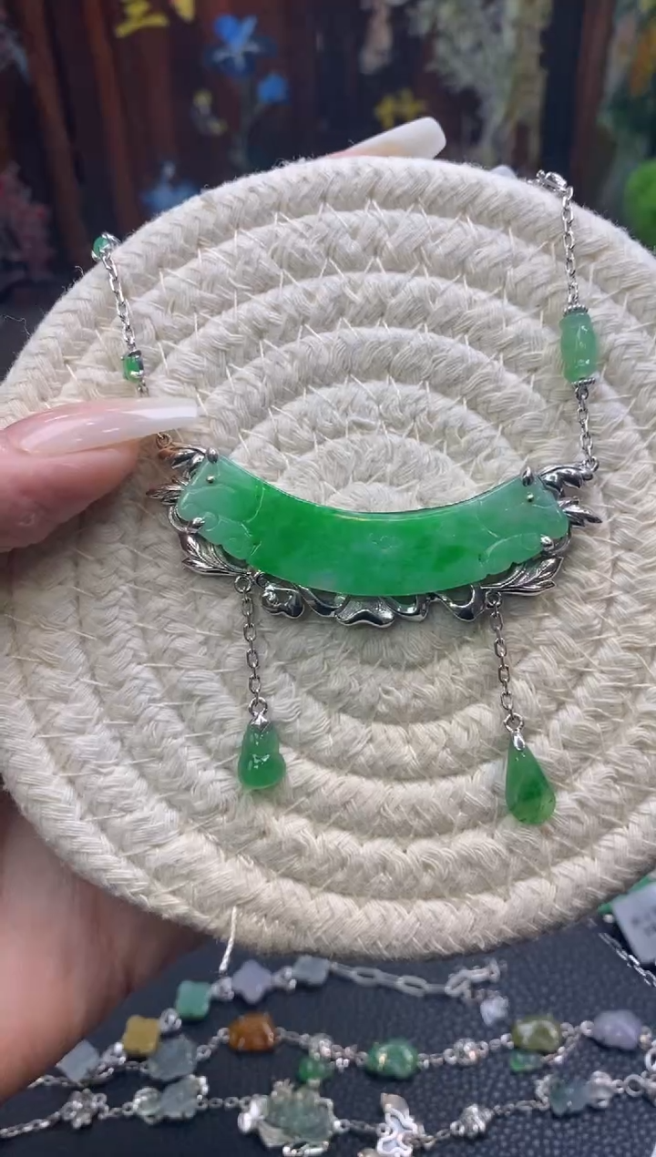 颈饰银S925镶嵌翡翠净货15907