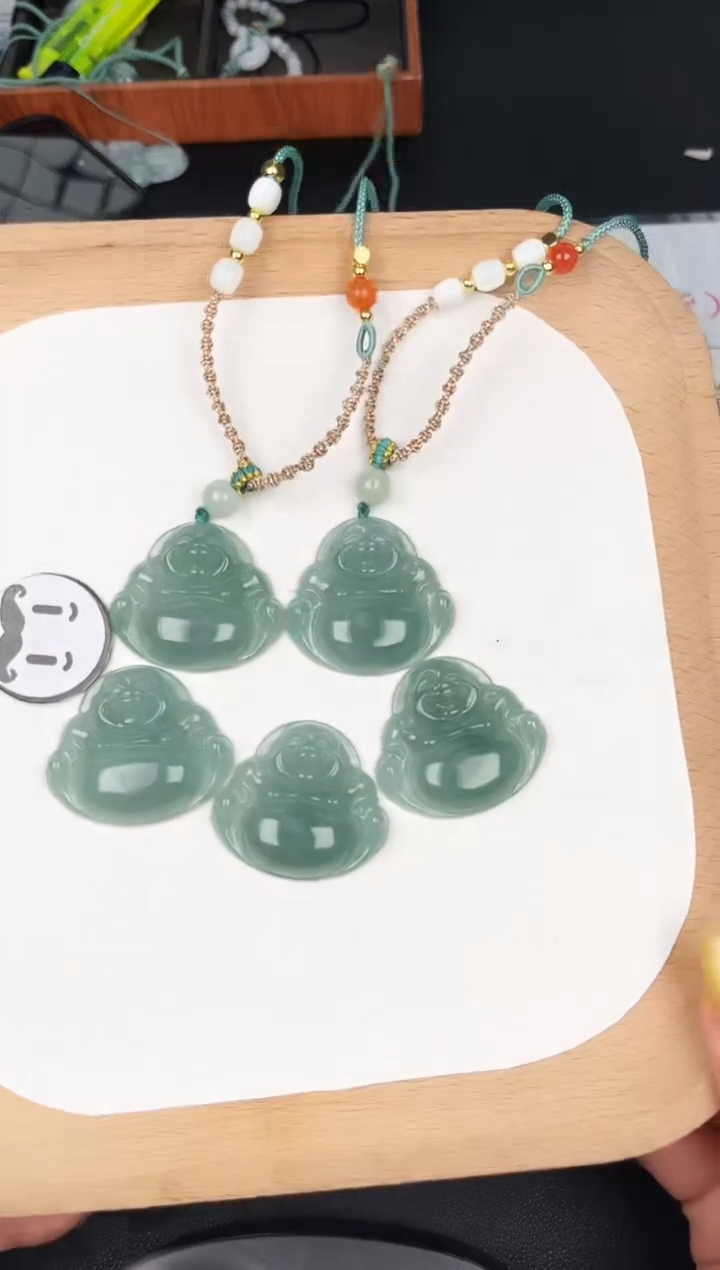 颈饰未镶嵌翡翠LH047冰绿中小佛+送同款绳子多样性发其一