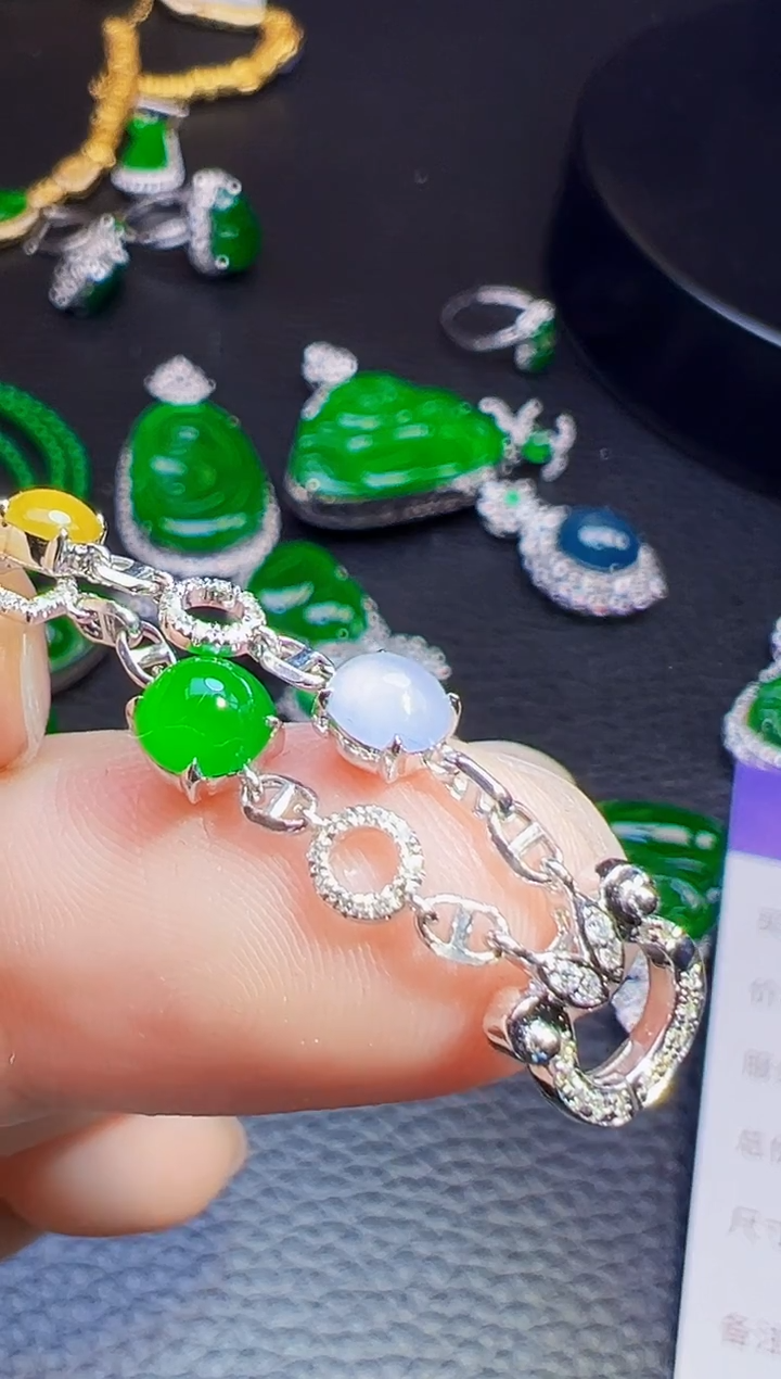 颈饰18K金镶嵌翡翠温****馆翡翠