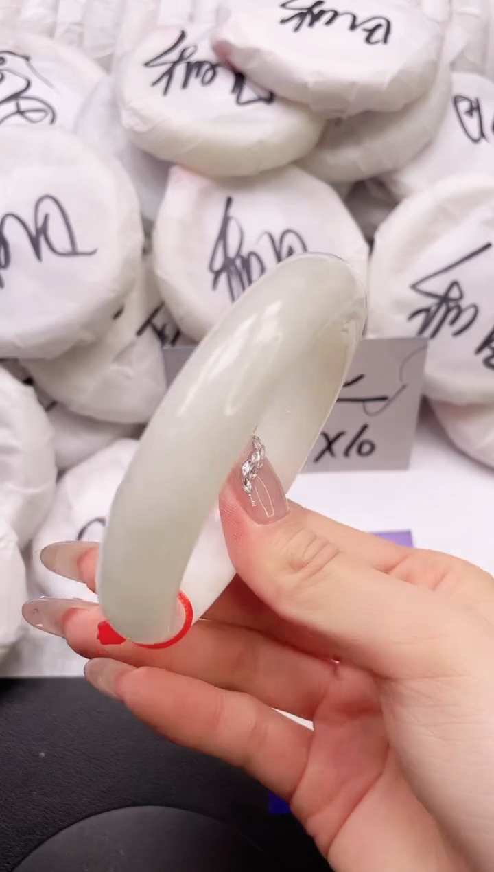 【闪购商品】和田玉手镯未镶嵌22L152-58