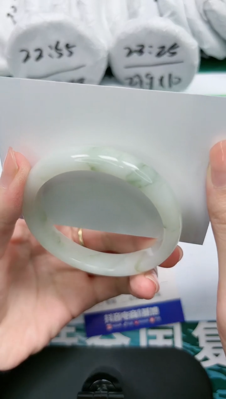 【闪购商品】石英质玉手镯未镶嵌K196-57