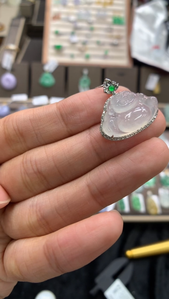 颈饰18K金镶嵌翡翠佛公