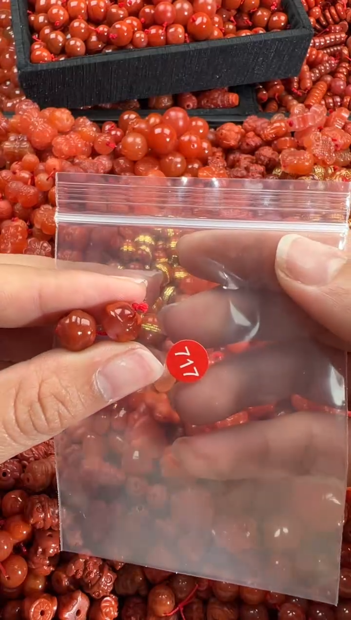 【闪购商品】南红玛瑙颈饰未镶嵌1