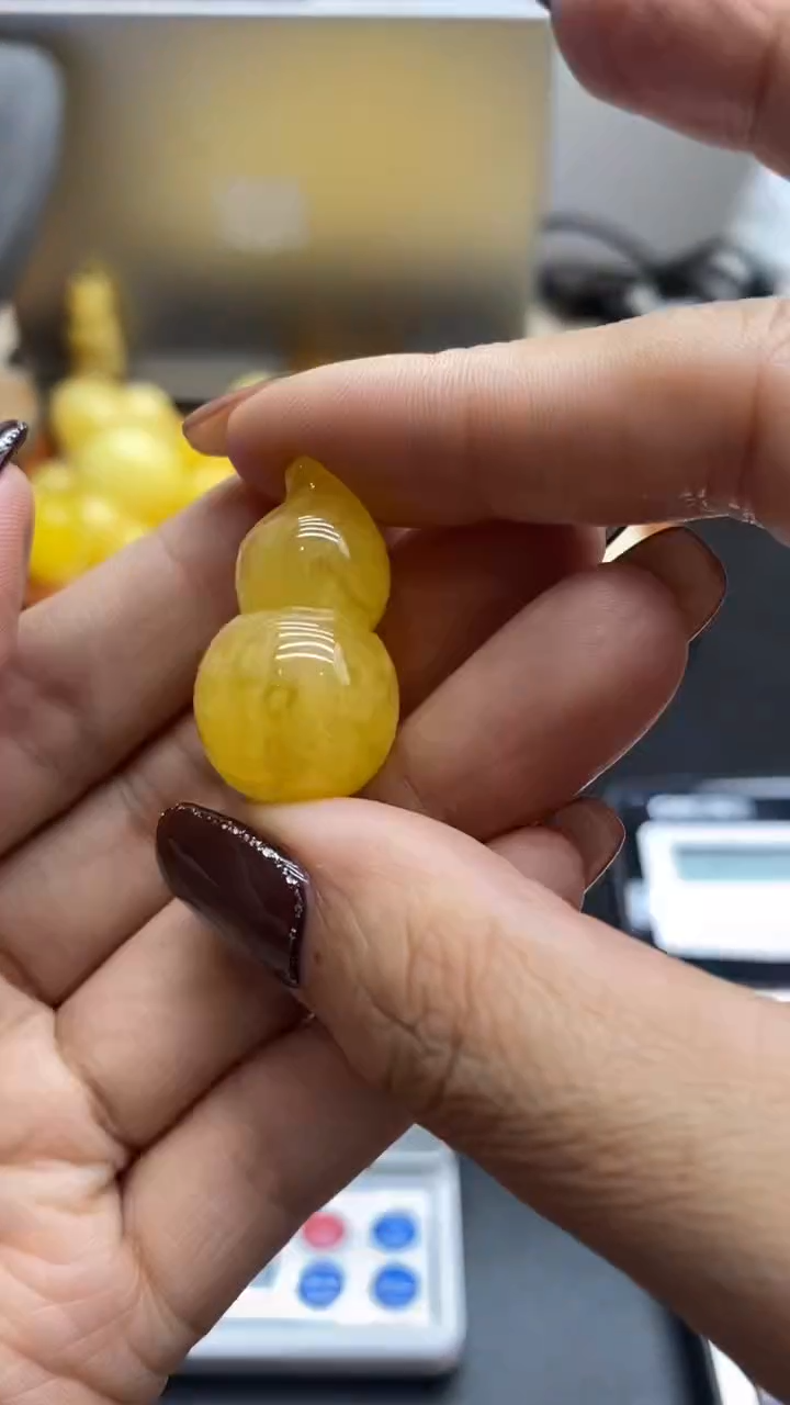 琥珀未镶嵌珠宝奇石2304