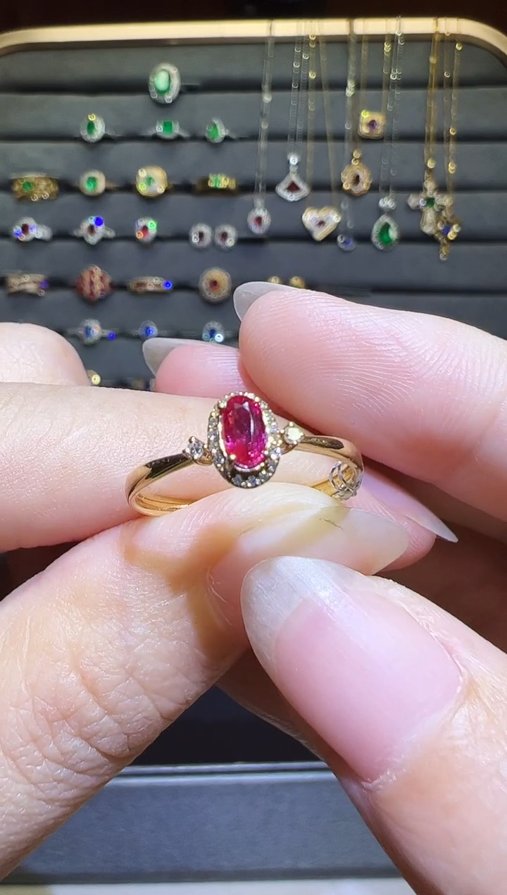 18K金镶嵌戒指红宝石0.32CT无烧