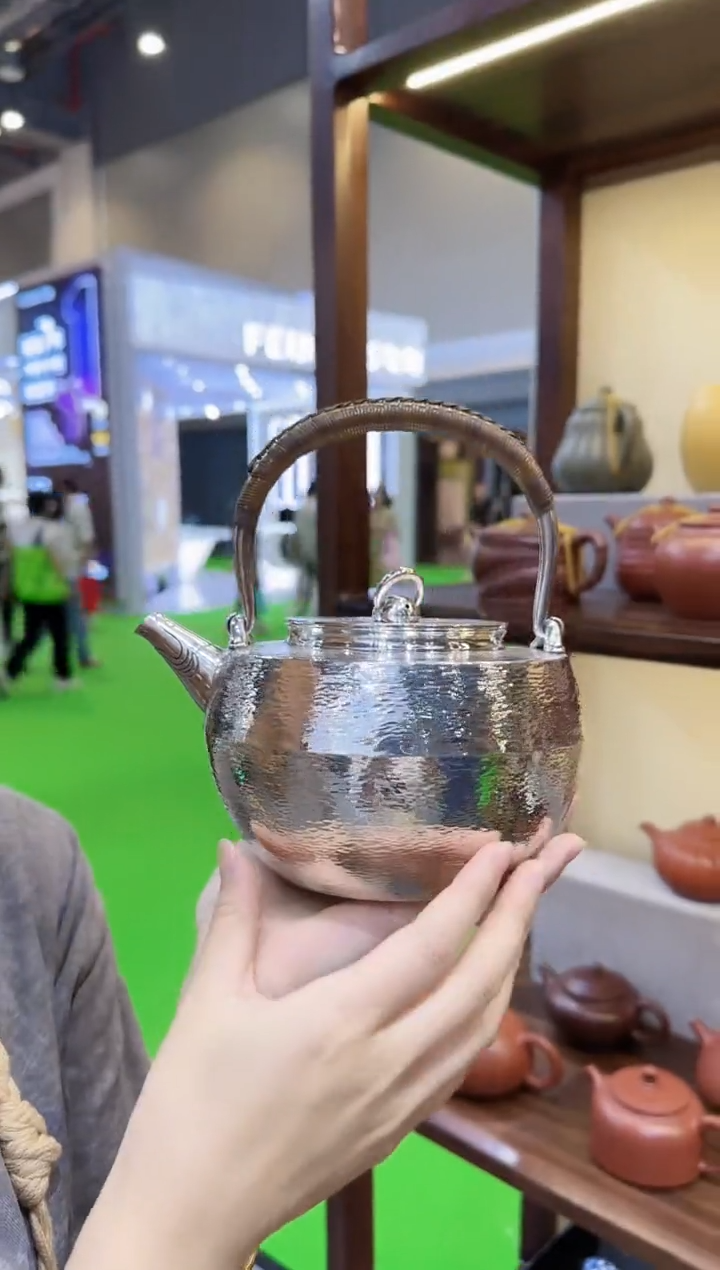 撤展价 足银999 纯银茶壶一个