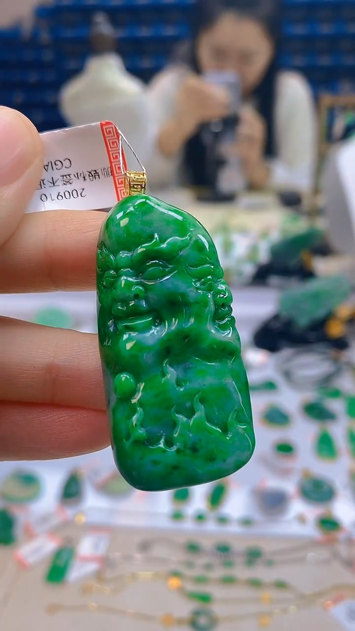 颈饰18K金镶嵌翡翠新号开播 全场乱卖